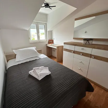 Apartament Bee House - Brand New 100 M From Sea Kaštela