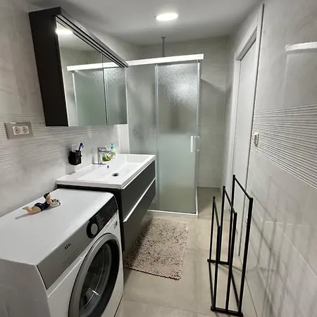 Apartament Bee House - Brand New 100 M From Sea