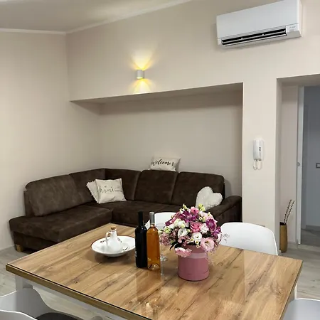 Bee House - Brand New 100 M From Sea