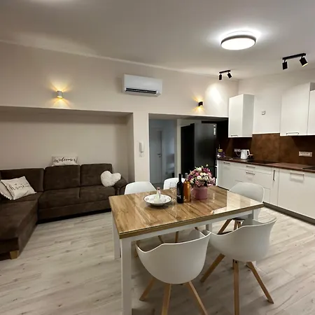 Bee House - Brand New 100 M From Sea Apartament *