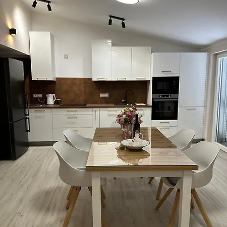 Apartament Bee House - Brand New 100 M From Sea